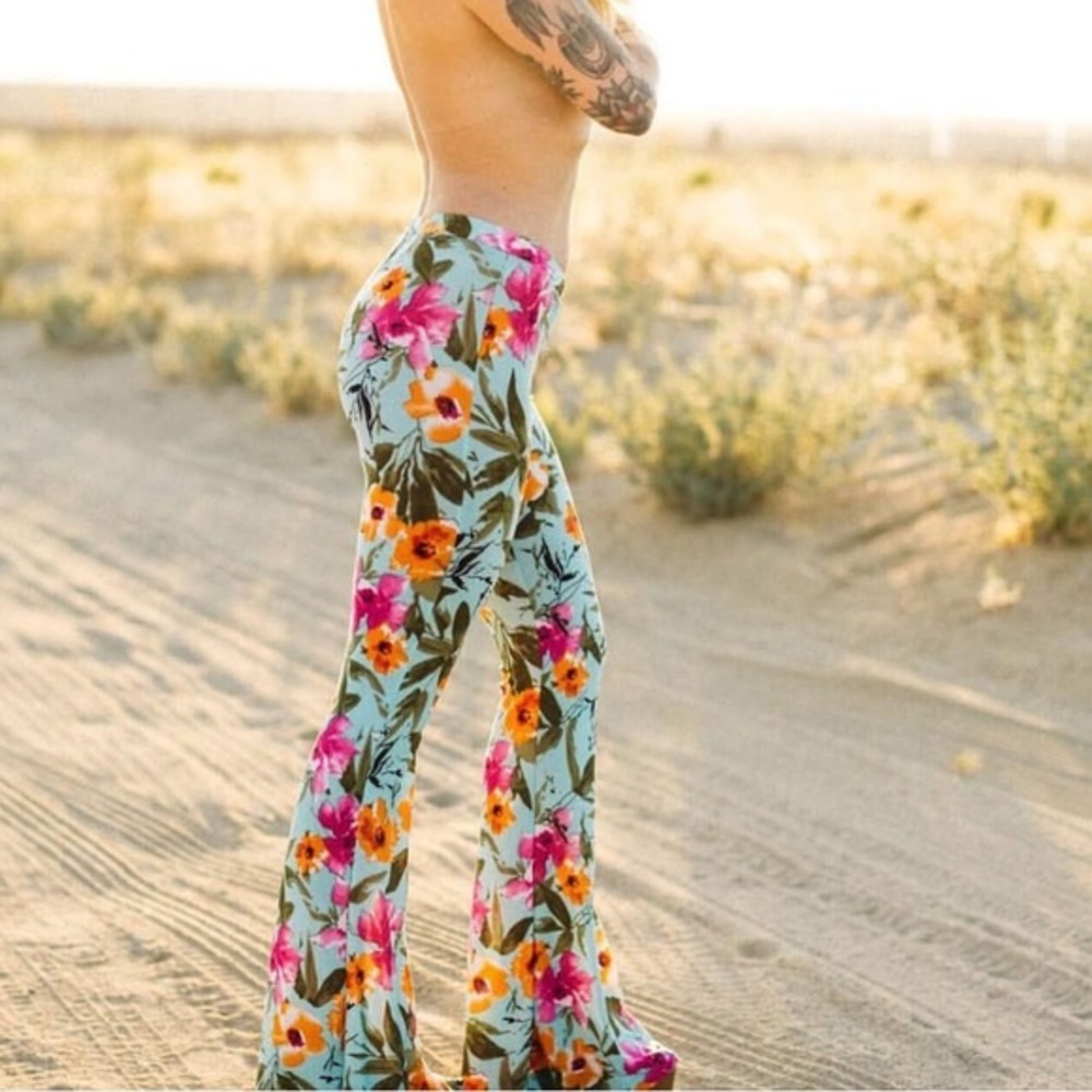 💥Deadstock Lousy Lovers Brand Endless Summer Floral Pull on Flares